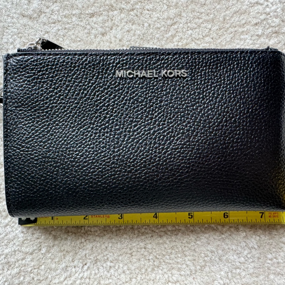 Michael Kors smartphone wallet